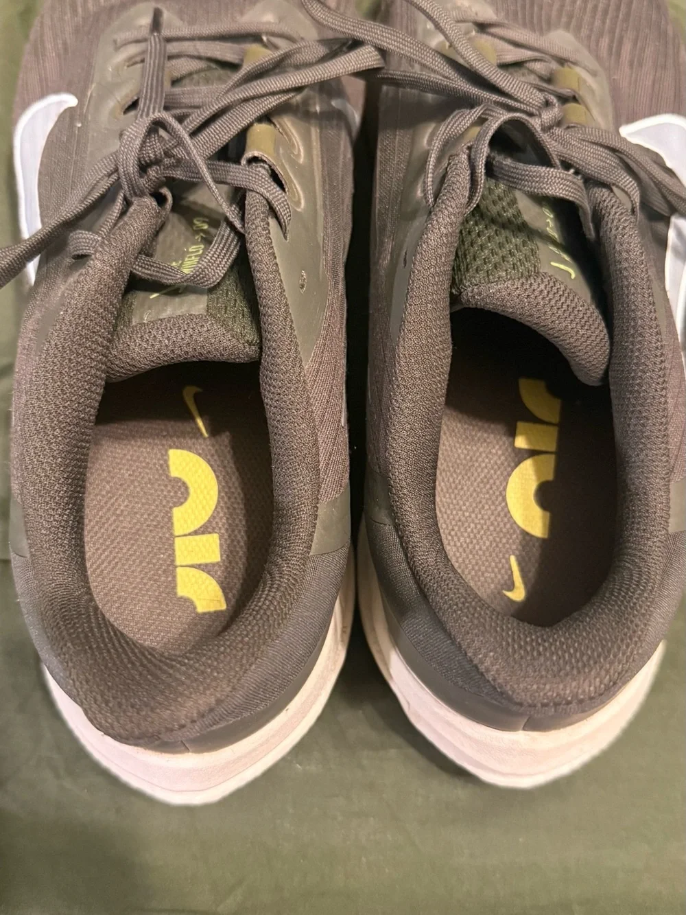 Nike Men's Athletic Running Shoes Mauve with White Swoosh